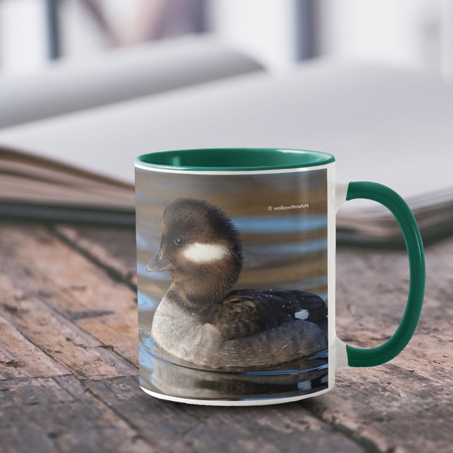 Mug Canard à tête de tampon mou sur l'étang éclairé (Cute Female Bufflehead Duck at the Pond 11 oz Coffee Mug Cover Photo.)