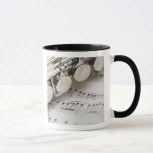 Mug Cannelure sur la musique de feuille