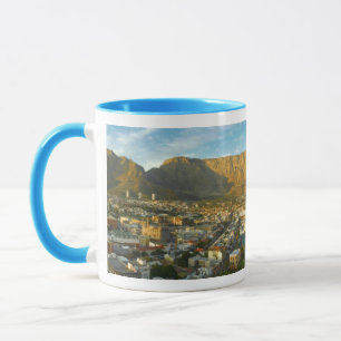 Mug Cap Ville Avec La Montagne De La Table