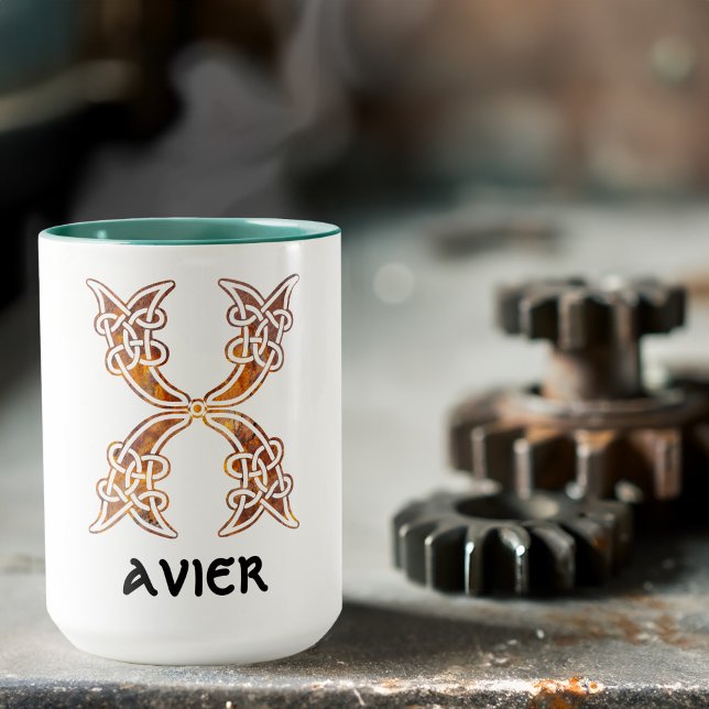 Mug Capitale décorative du noeud celtique du XVIe sièc (Créateur téléchargé)