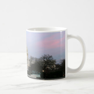 Mug Capitol des USA au crépuscule d'hiver