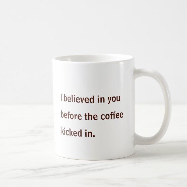 Mug Caractère de grain de café confiant (Droite)