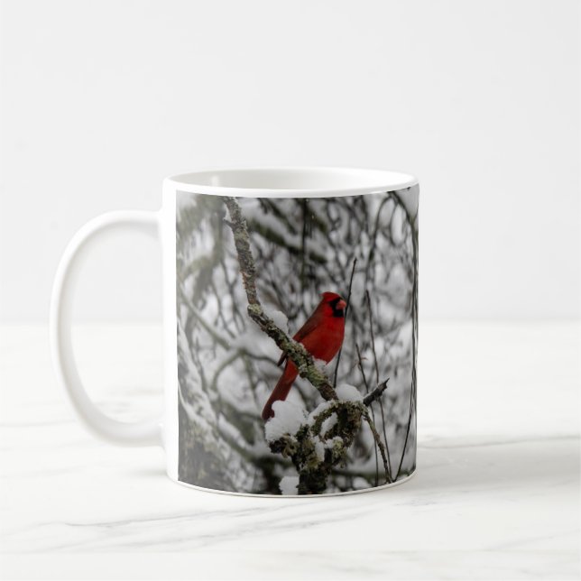 Mug Cardinal rouge dans un arbre à neige (Gauche)
