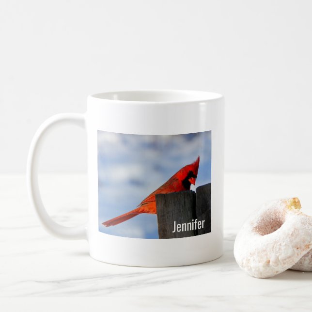 Mug Cardinal rouge du Nord sur la souche d'arbre perso (Avec donut)