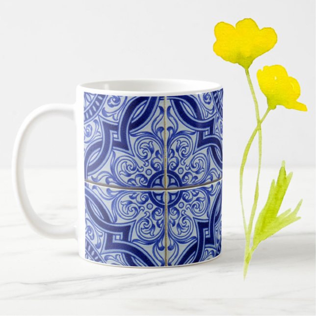 Mug Carrelage bleu et blanc méditerranéen Motif (An elegant blue + white vintage azulejo tile pattern mug for your morning coffee or tea!)