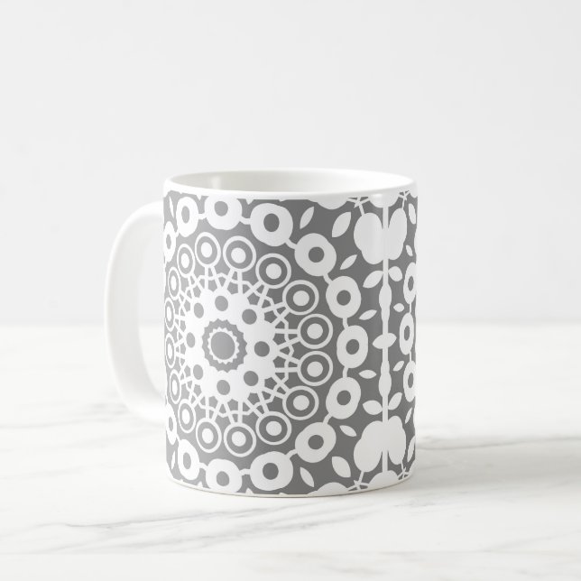 Mug Carrés blancs en dentelle sur fond gris clair (Devant gauche)