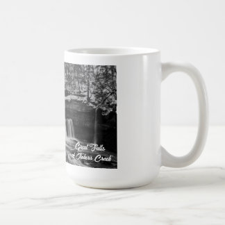 Mug Cascade d'hiver dans les parcs du métro Cleveland