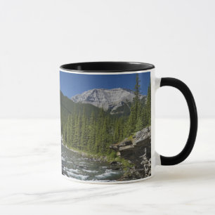 Mug Cascades avec le rebord de roche et une montagne