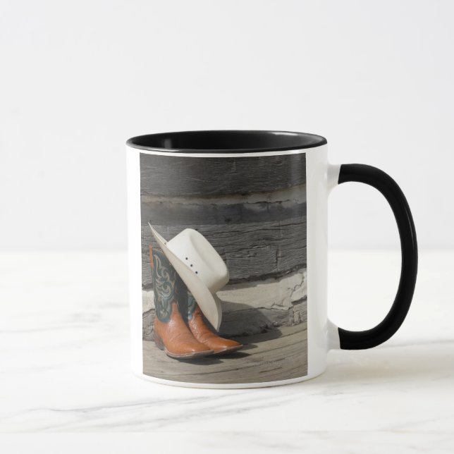 Mug Casquette de cowboy sur des bottes de cowboy en (Droite)
