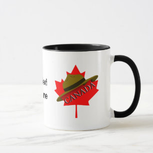 Mug Casquette de la Gendarmerie canadienne sur la feui