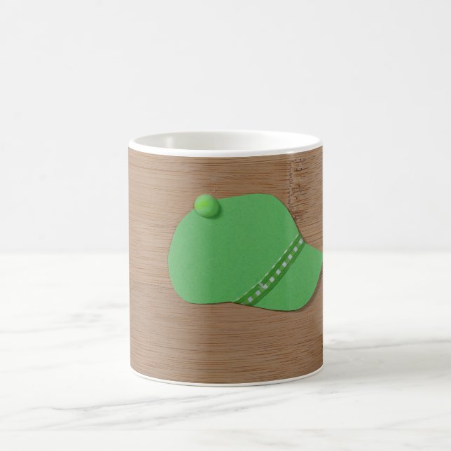 Mug Casquette vert sur bois de bambou (Centre)