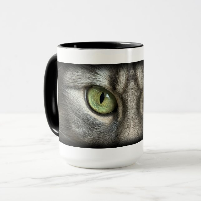 Mug Cat Portrait with Striking Green Eyes (Devant gauche)