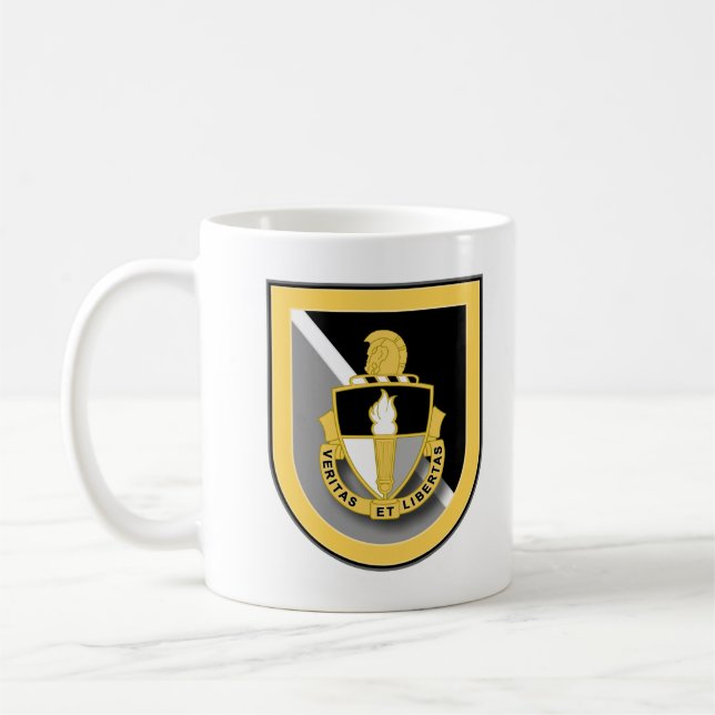 Mug Centre et école spéciaux 3 de guerre de John F. (Gauche)