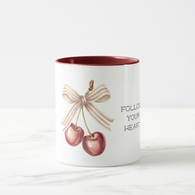 Mug Cerises Rouges avec Ruban à Rayures Blanches Crème (Centre)