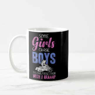 Mug Certaines filles pourchassent les garçons Cette fi
