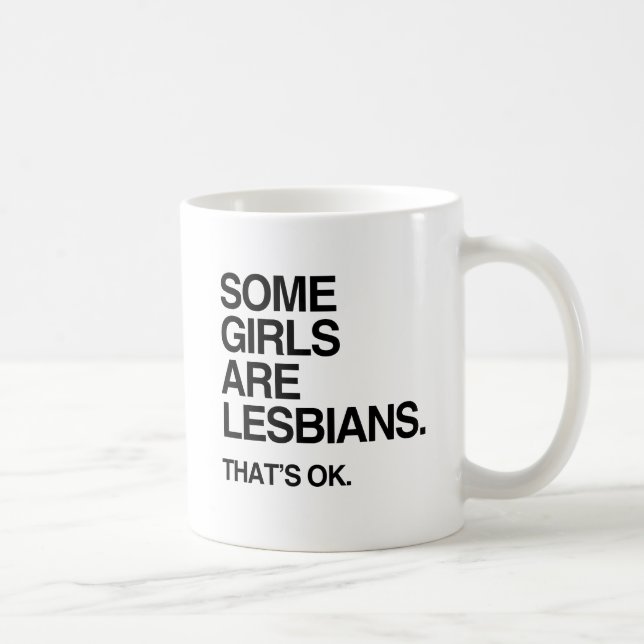 Mug CERTAINES FILLES SONT LESBIENNES -.png (Droite)