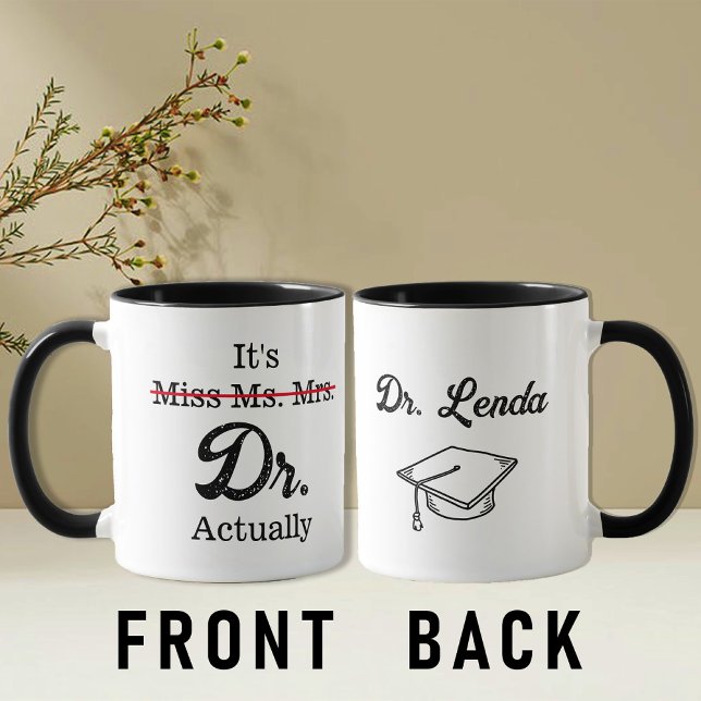 Mug C'est Mlle Mme Mme Dr. Dr. En fait drôle mème d'hu (Créateur téléchargé)