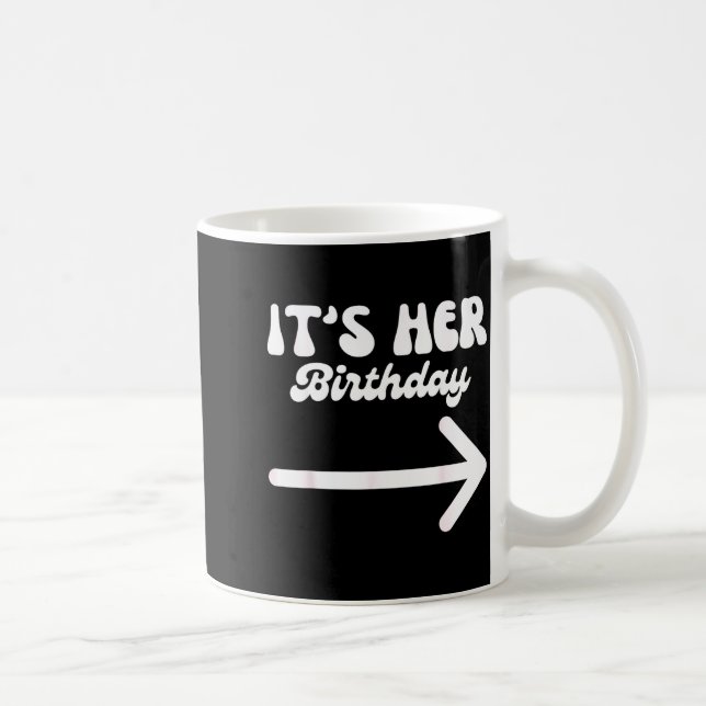 Mug C'est son anniversaire (flèche Inting) Humour drôl (Droite)
