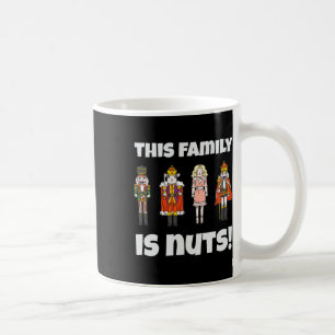 Mug Cette famille est folle de l'équipe de Casse-Noise