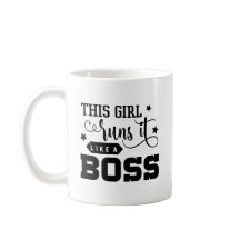 Cette fille le court aiment un patron