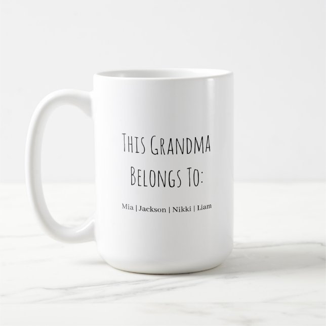 Mug Cette grand-mère appartient à - Drôle  (Gauche)