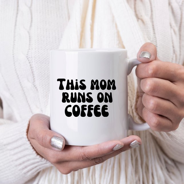 Mug Cette maman fonctionne au café (Créateur téléchargé)