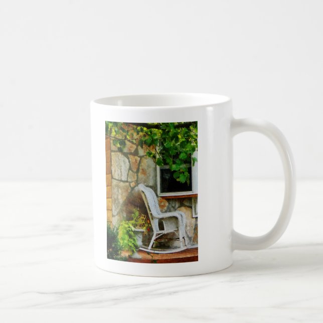 Mug Chaise à roche en osier sur le porche (Droite)
