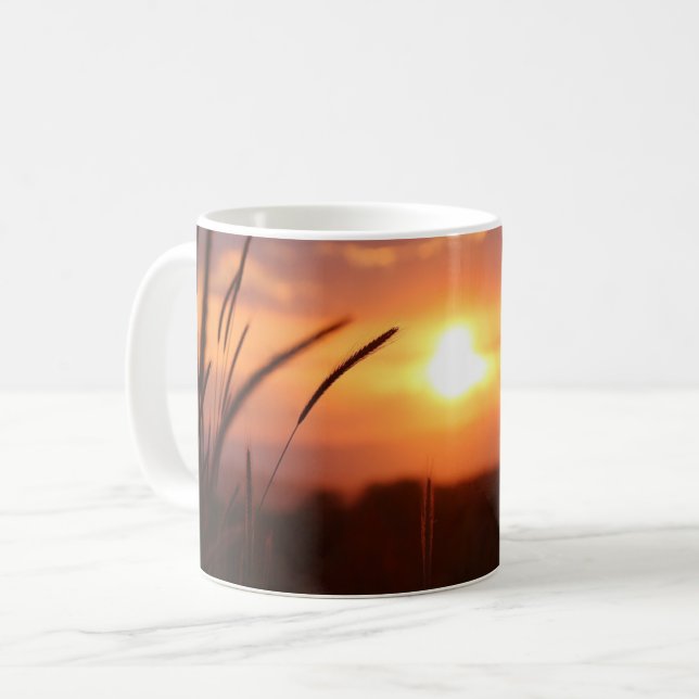 Mug champ de prairie de la nature du coucher du soleil (Devant gauche)