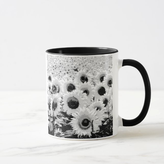 Mug Champ de tournesols - noir, blanc et gris (Droite)