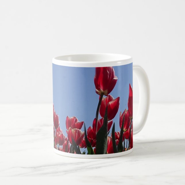 Mug Champ de Tulipes rouges et blanches Panoramique ca (Devant droit)