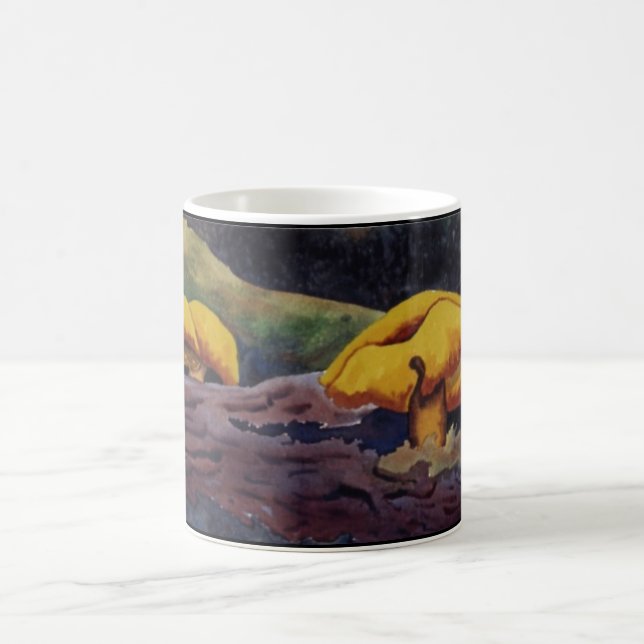Mug Champignons oranges jaunes sur un bois profond log (Centre)