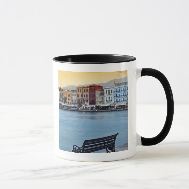 Mug Chania à la tombée de la nuit, Chania, Crète, Grèc (Droite)