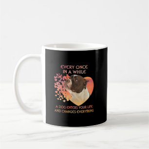 Mug Chaque Fois Dans L'Atmosphère Pendant Que Le Chien