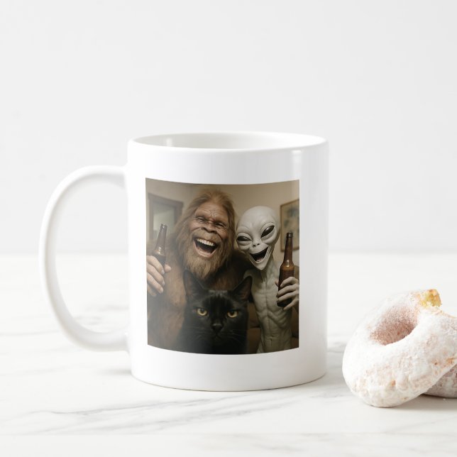 Mug Chat Bigfoot Alien Selfie BFF Drôle Photo Avec OVN (Avec donut)