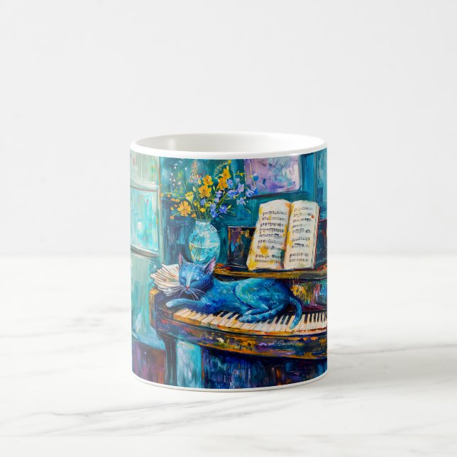 Mug Chat dort sur le piano (Centre)
