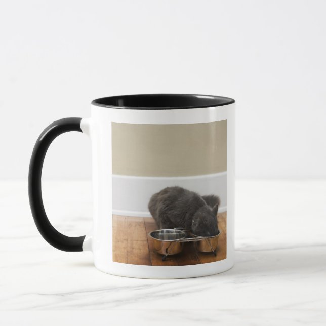Mug Chat mangeant de la cuvette (Gauche)