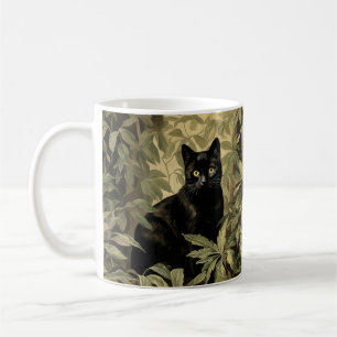 Mug Chat noir dans la forêt luxuriante