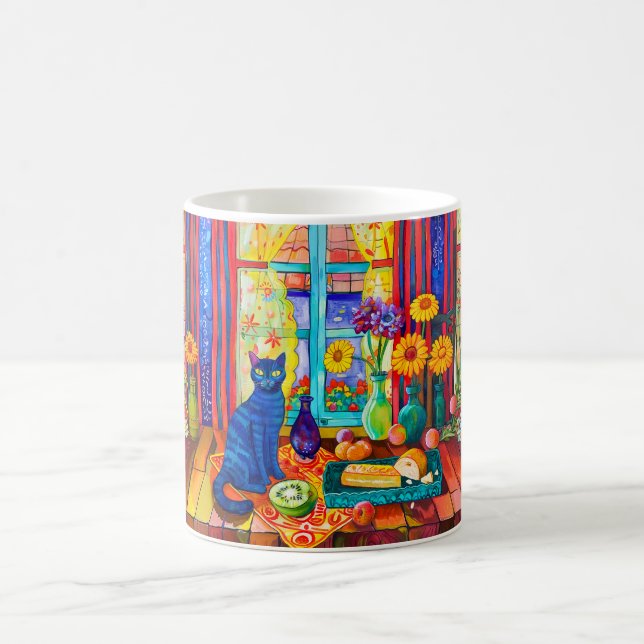 Mug Chat sur la table de la cuisine près de la fenêtre (Centre)