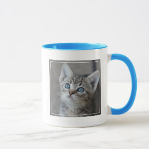 Mug Chaton mignon dans le jardin