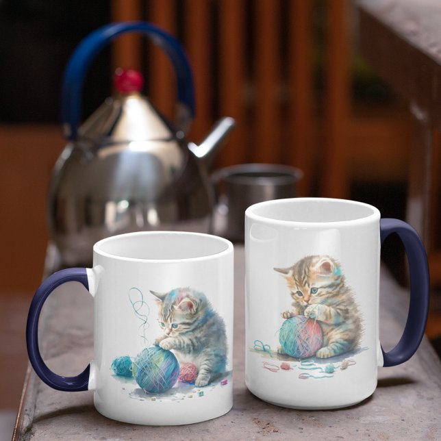 Mug Chatons Jouer avec une balle de fils (Kittens Playing with a Ball of Yarn Coffee Mug)