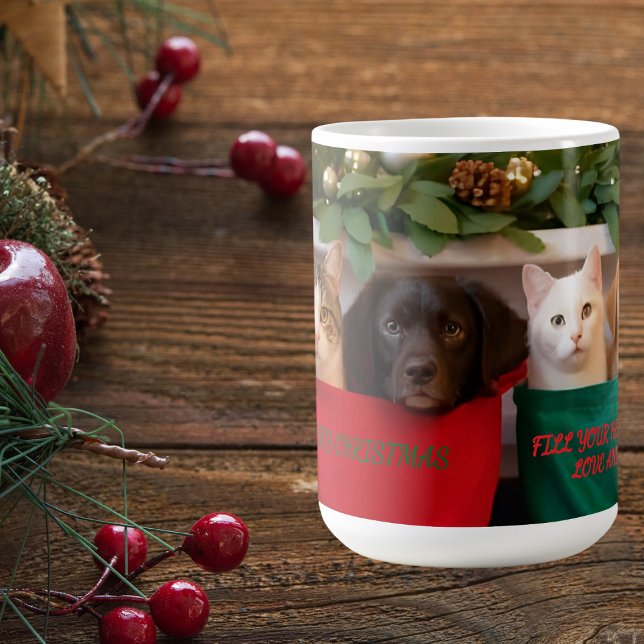 Mug Chats et chiens mignons dans des bas de Noël (Créateur téléchargé)