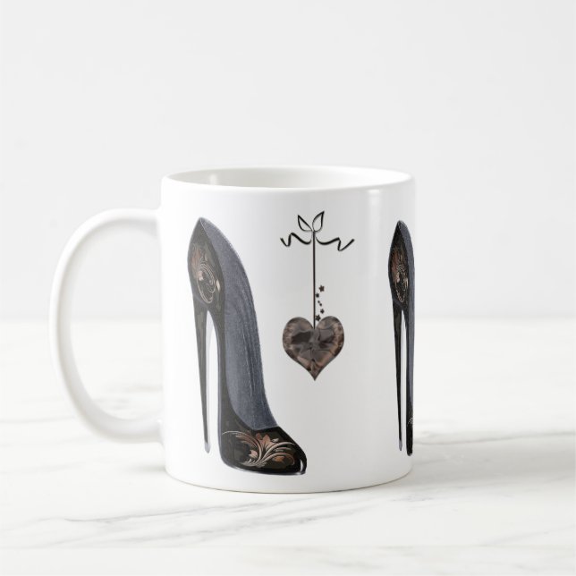 Mug Chaussure et coeur stylets noirs (Gauche)