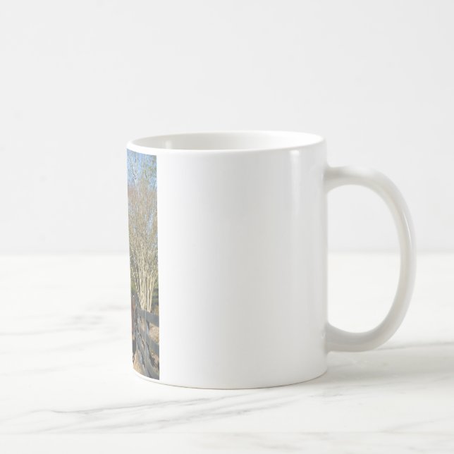 Mug Cheval brun contre une clôture (Droite)