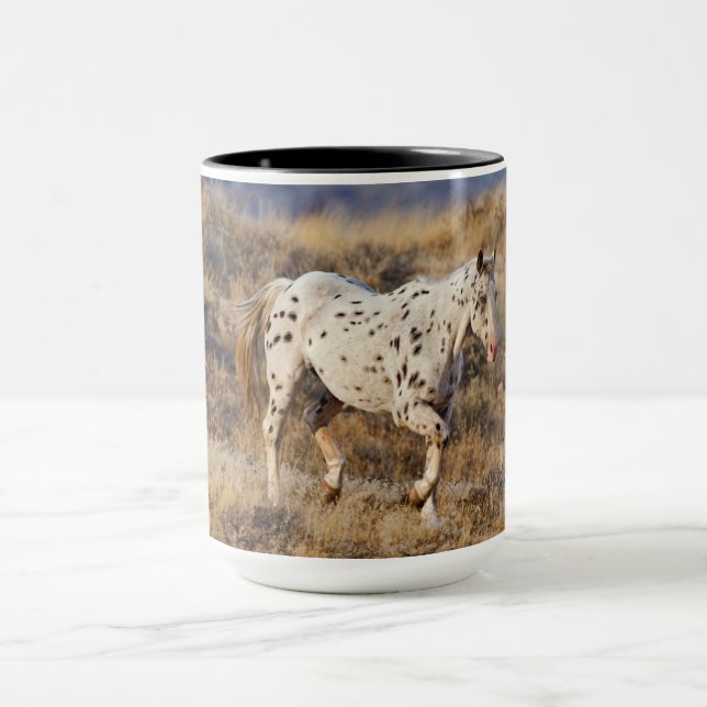 Mug Cheval errant dans les collines panoramiques de Bi (Centre)