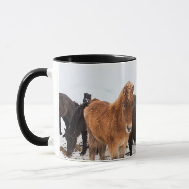 Mug Cheval islandais en hiver en Islande (Gauche)
