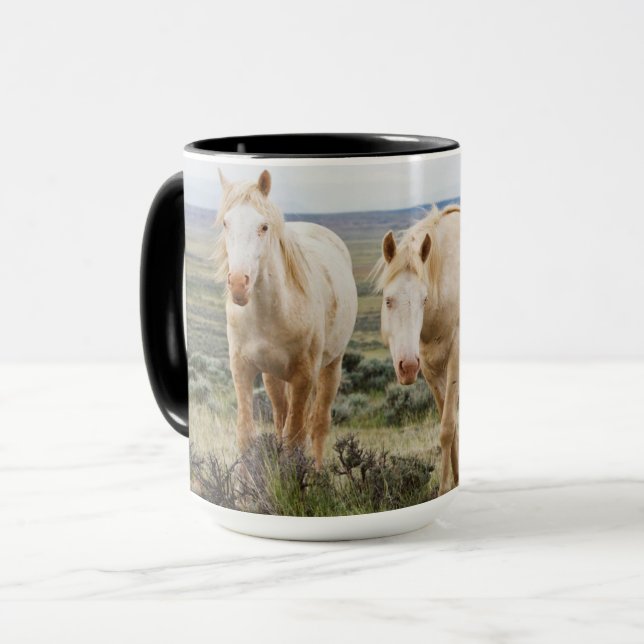 Mug Cheval sauvage errant dans la prairie de Cody (Devant gauche)