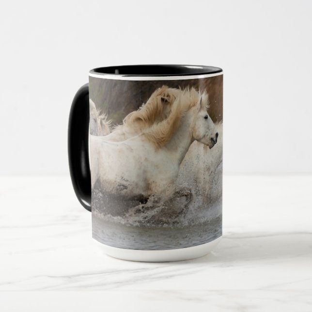 Mug Chevaux Camargue Blancs Courant dans l'Eau (Devant gauche)