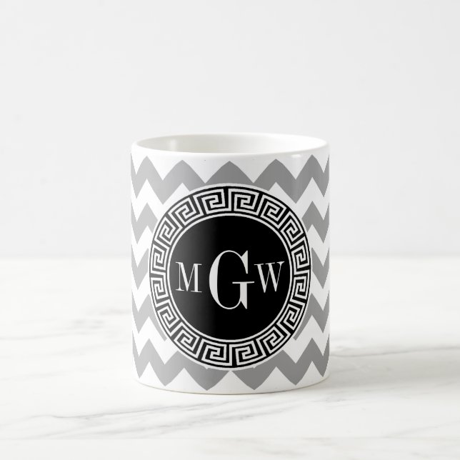Mug Chevron Gris Blanc Clé Grecque Noire Monogramme 3 (Centre)