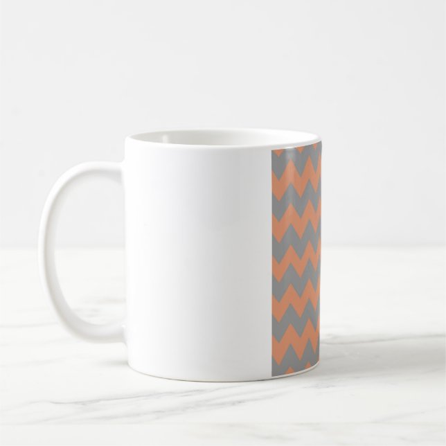 Mug Chevron Pêche et Gris – Motif Zigzag Moderne (Gauche)