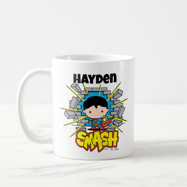 Mug Chibi Superman Frappant À Travers Un Mur De Brique (Gauche)